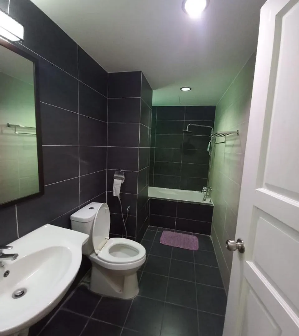 K. Riverfront Apartment ايبوه