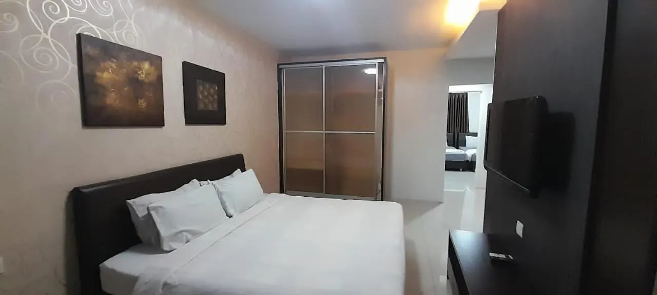 K. Riverfront Apartment ايبوه